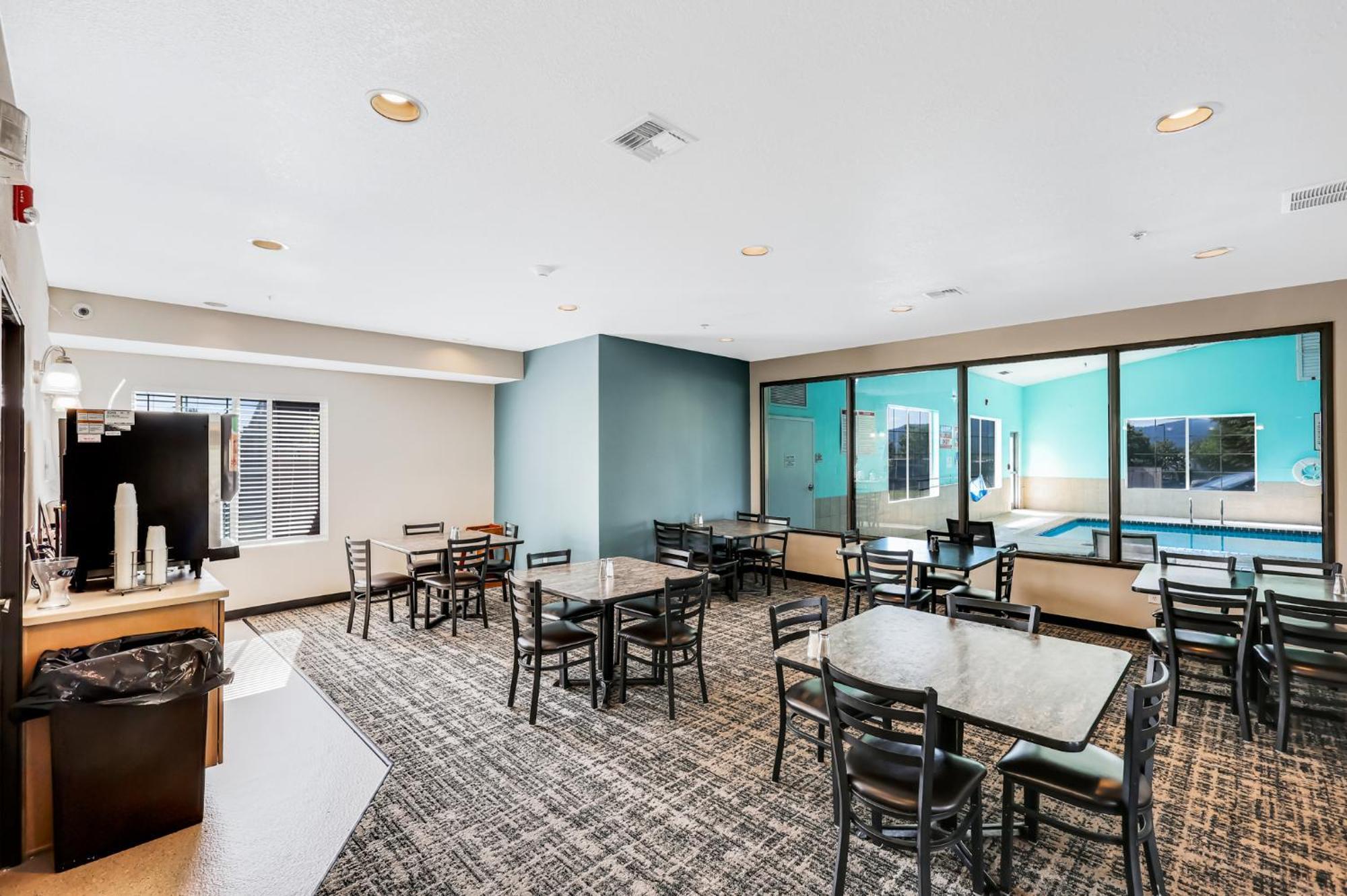 Quality Inn & Suites Of Liberty Lake Экстерьер фото