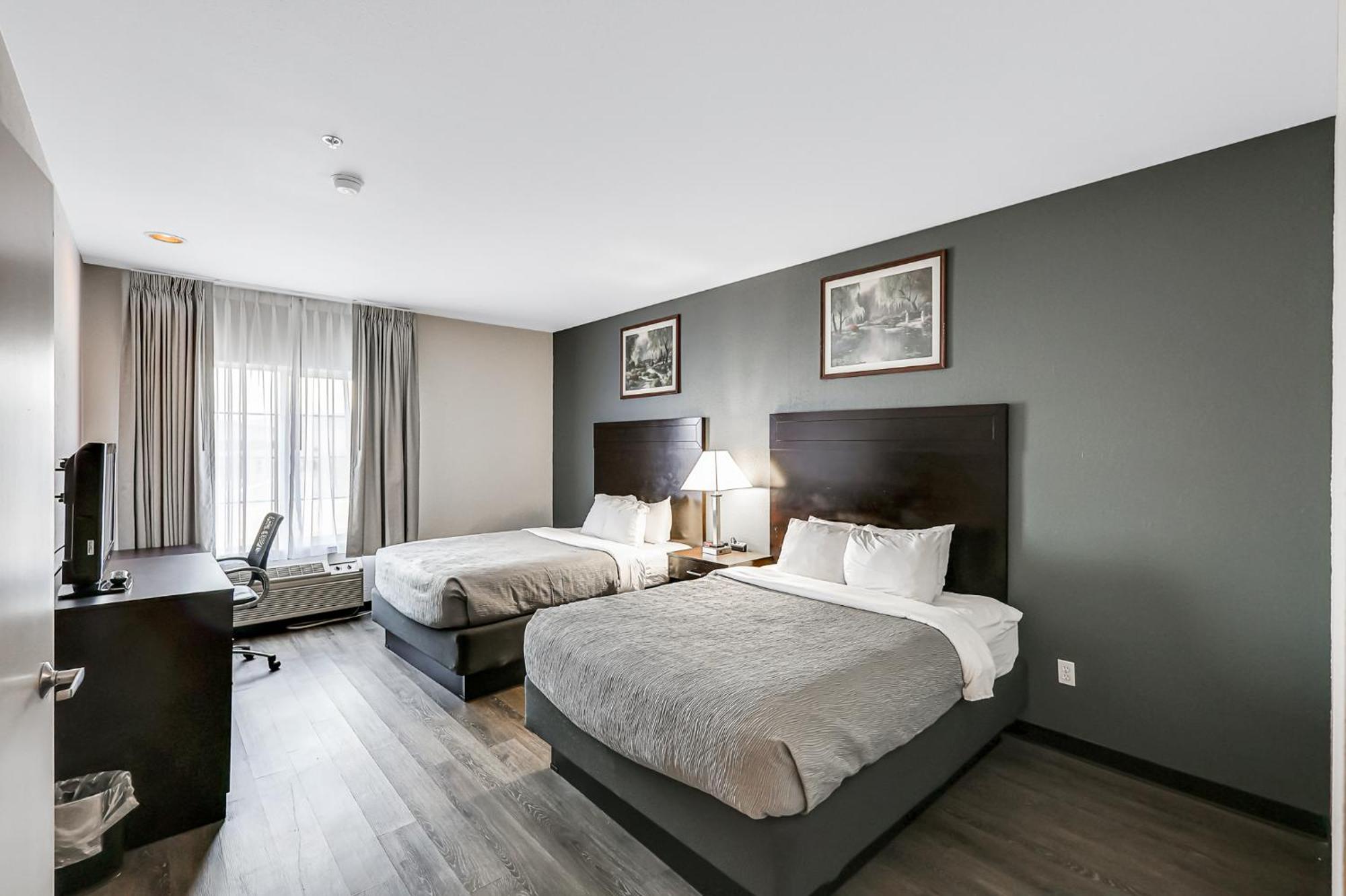 Quality Inn & Suites Of Liberty Lake Экстерьер фото
