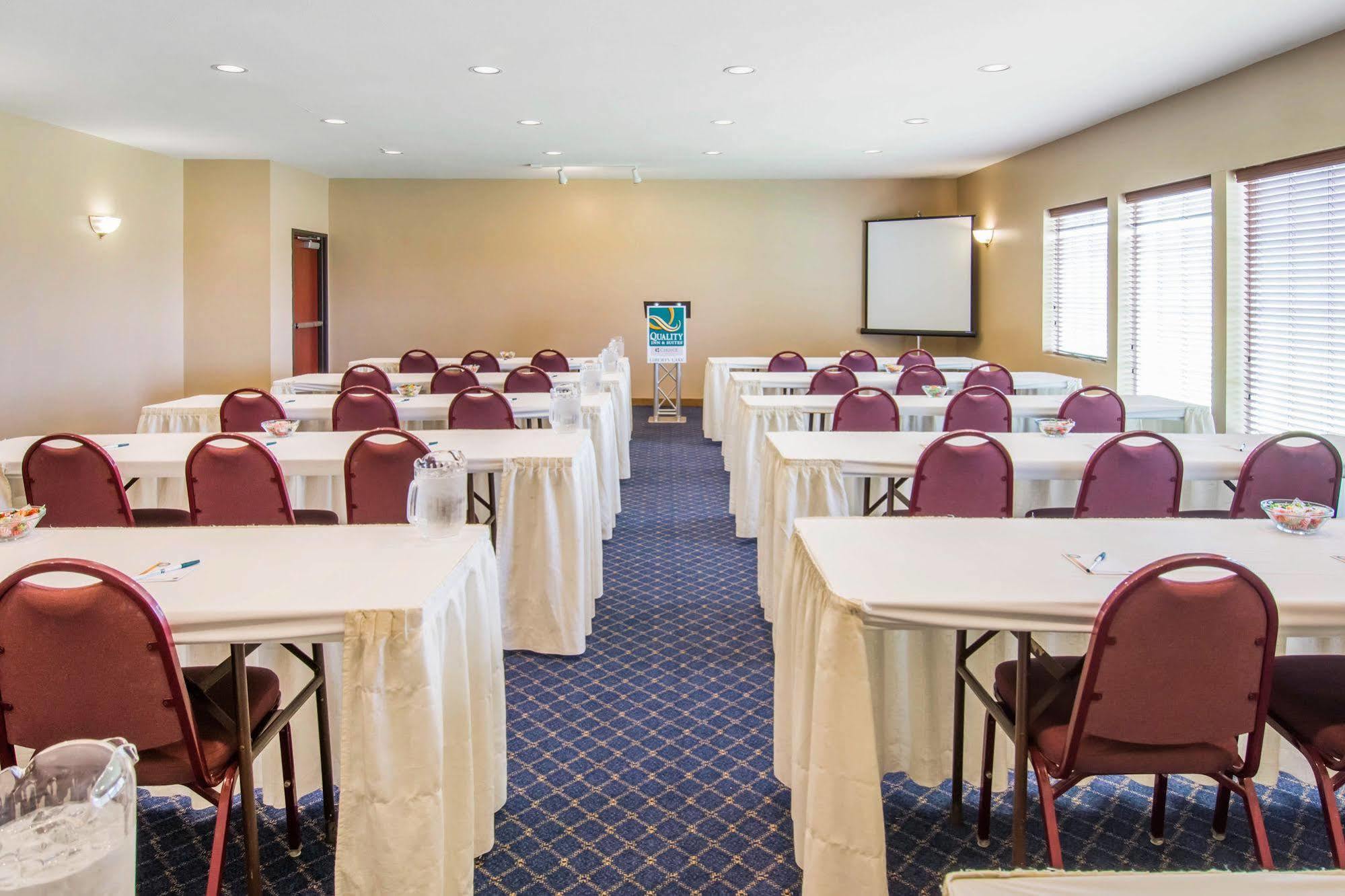 Quality Inn & Suites Of Liberty Lake Экстерьер фото